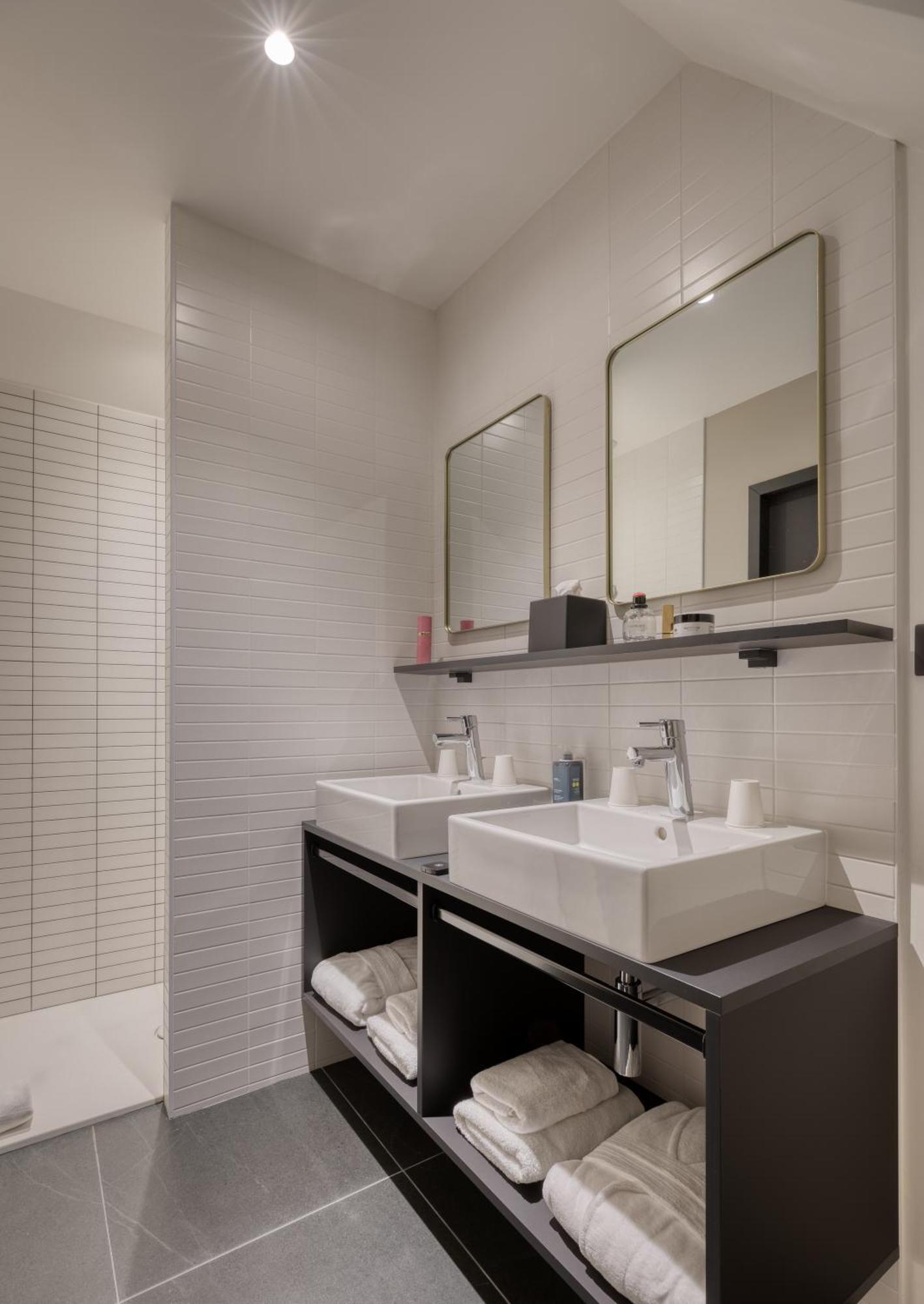 Brit Hotel Les Voyageurs ルデアック エクステリア 写真