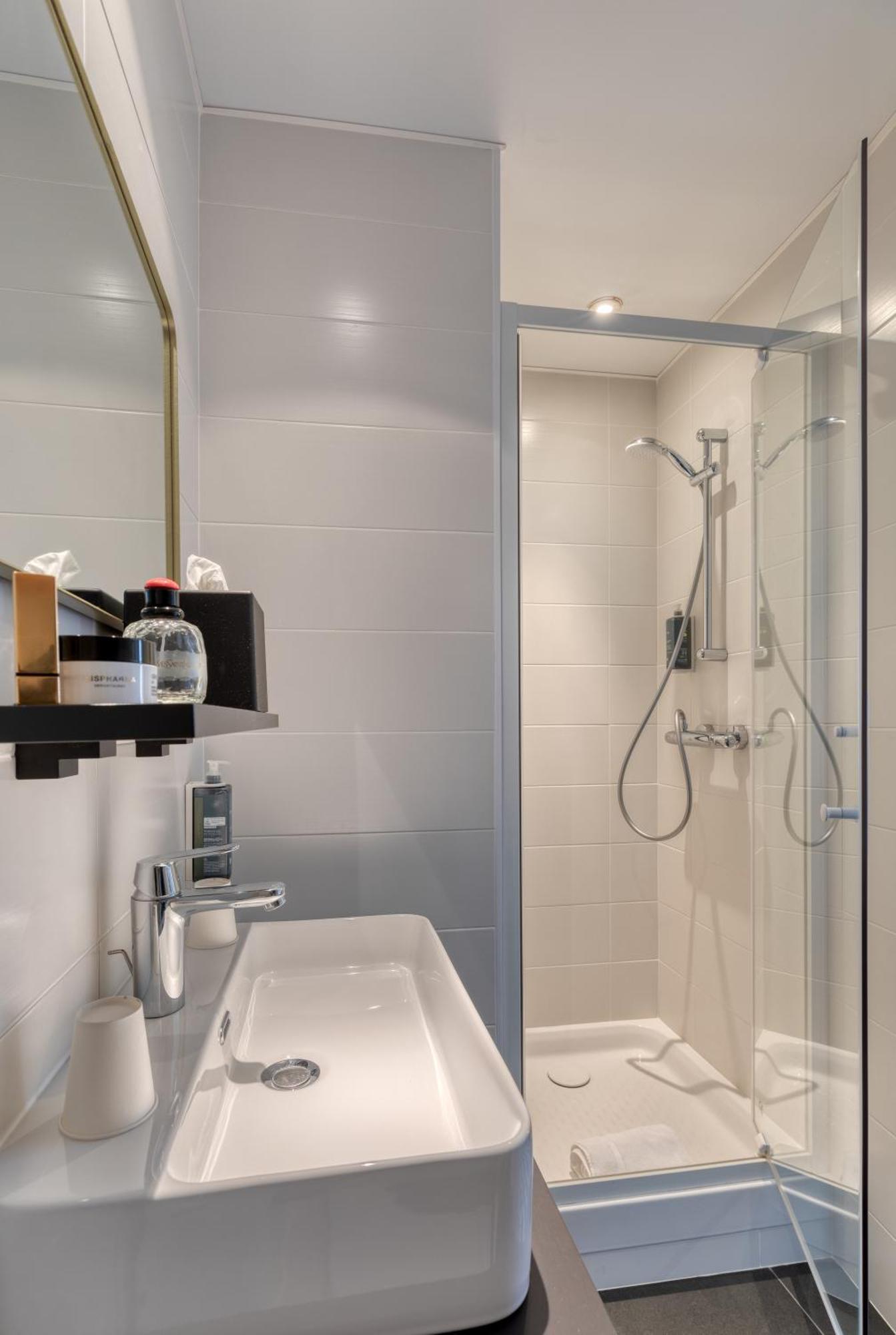 Brit Hotel Les Voyageurs ルデアック エクステリア 写真