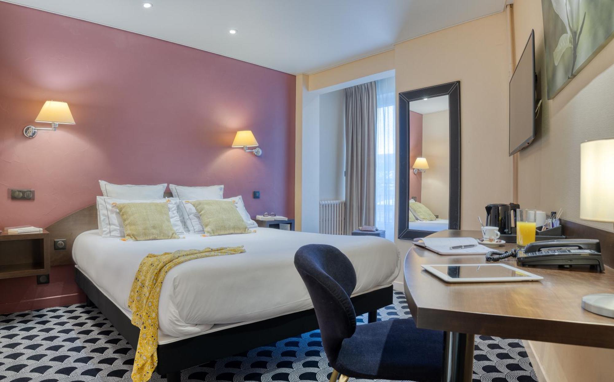Brit Hotel Les Voyageurs ルデアック エクステリア 写真