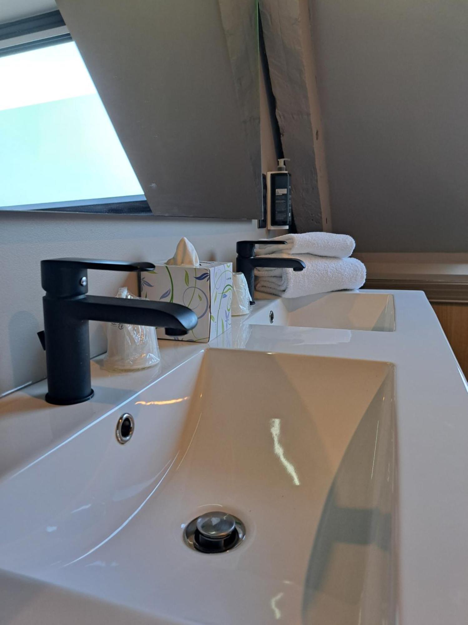 Brit Hotel Les Voyageurs ルデアック エクステリア 写真