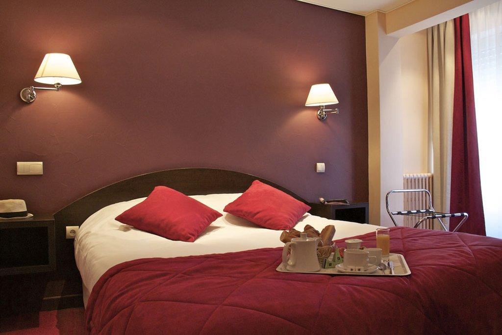 Brit Hotel Les Voyageurs ルデアック エクステリア 写真