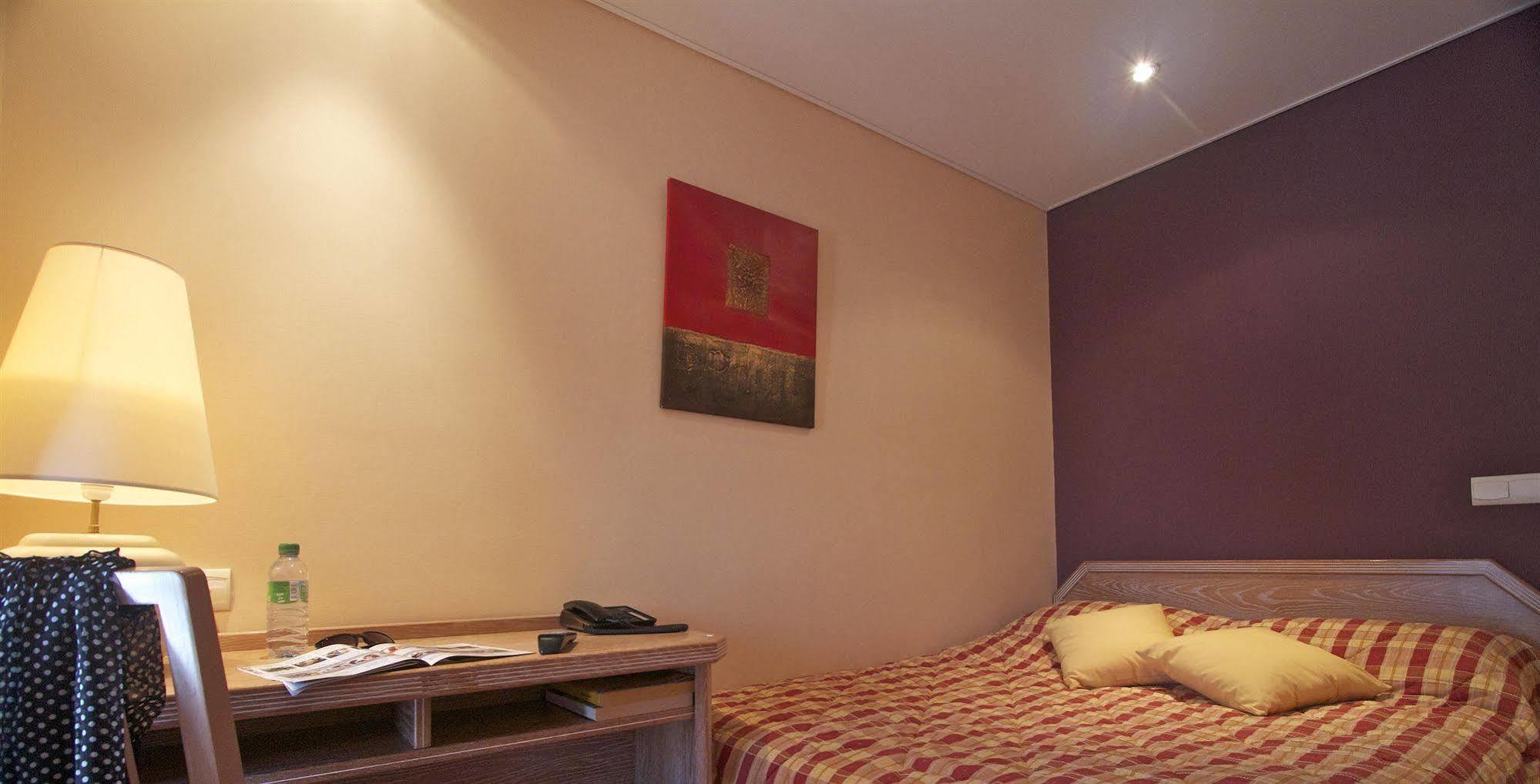 Brit Hotel Les Voyageurs ルデアック エクステリア 写真